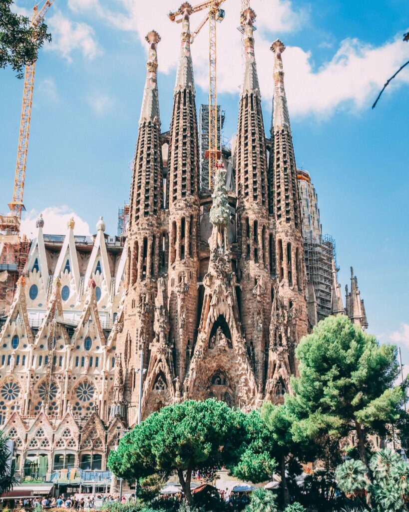 Vista a la Sagrada Familia de Gaudí 