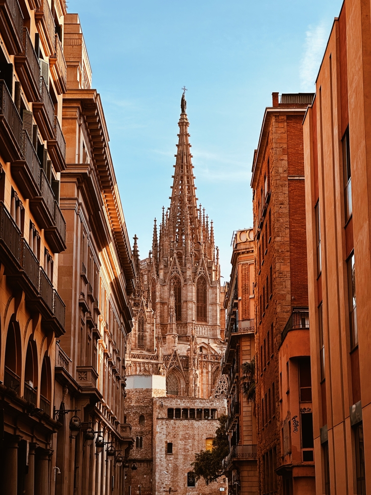 Fotografía de la Catedral de Barcelona desde el barrio El Gótico